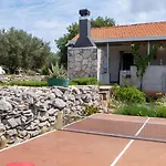 Villa Roza With Whirlpool By Guide