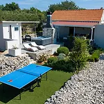 Villa Roza With Whirlpool By Guide *