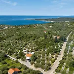 Villa Roza With Whirlpool By Guide *