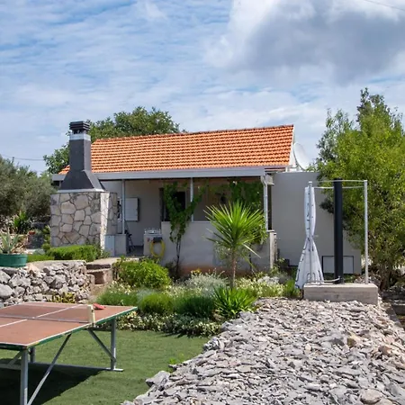 Roza With Whirlpool By Guide Villa Vela Luka