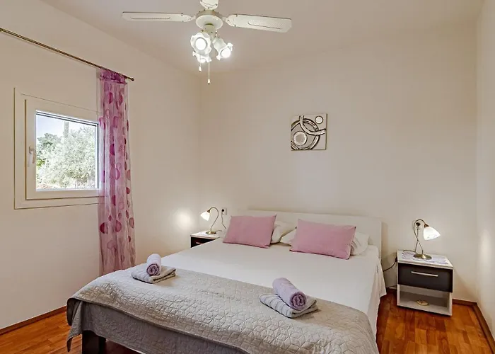 Holiday Home Roza With Whirlpool By Villas Guide Vela Luka