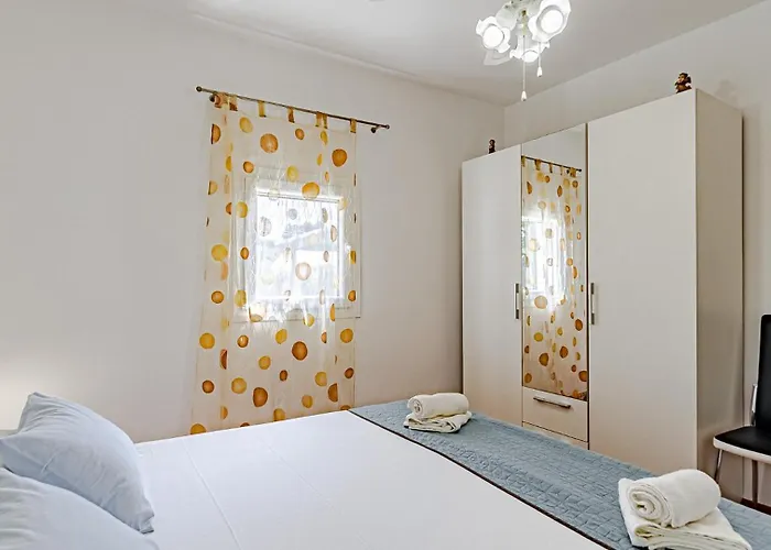 Holiday Home Roza With Whirlpool By Villas Guide Villa *